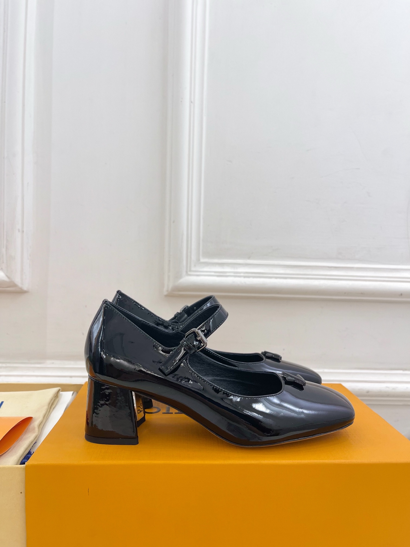 Women's high heels
